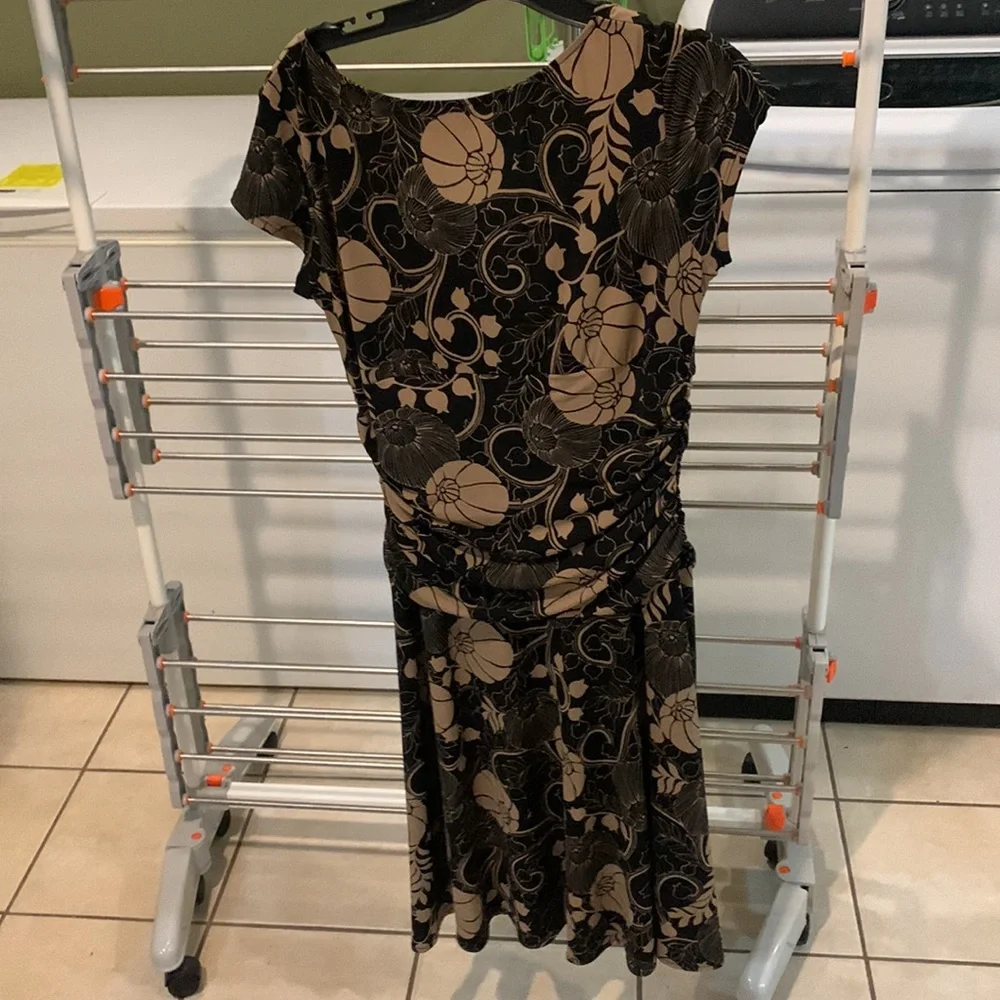 Dress - Picture 4 of 4